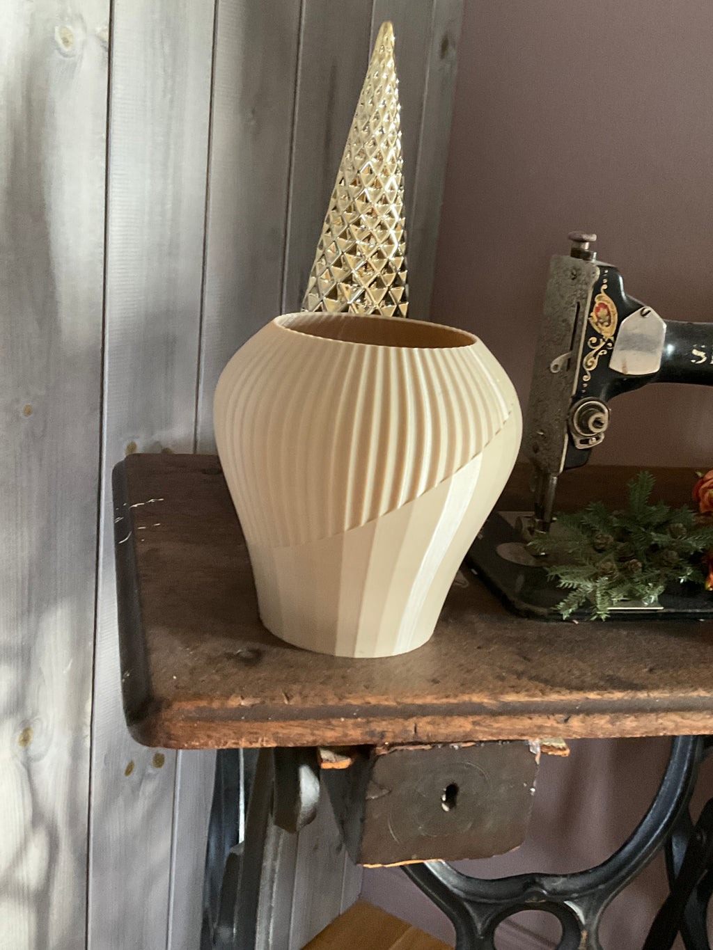 Japandi inspirert vase. Bone White 17Cm Bone White